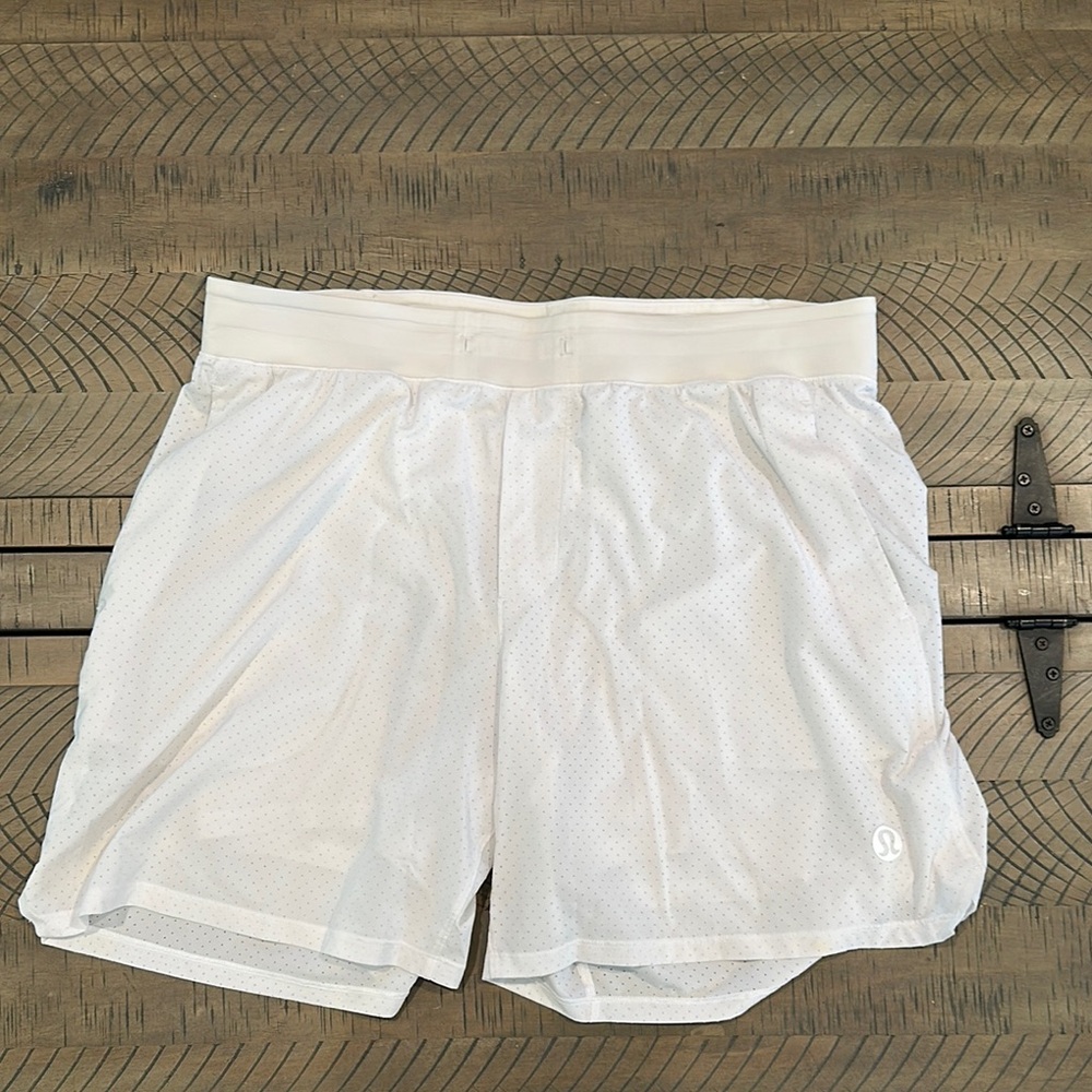 Men’s Lululemon athletica White Athletic Shorts